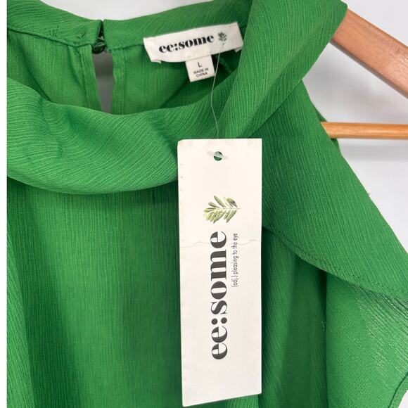 EESome NWT Kelly Green Cold Shoulder Ruffle Oversized Top Size L - Picture 7 of 7